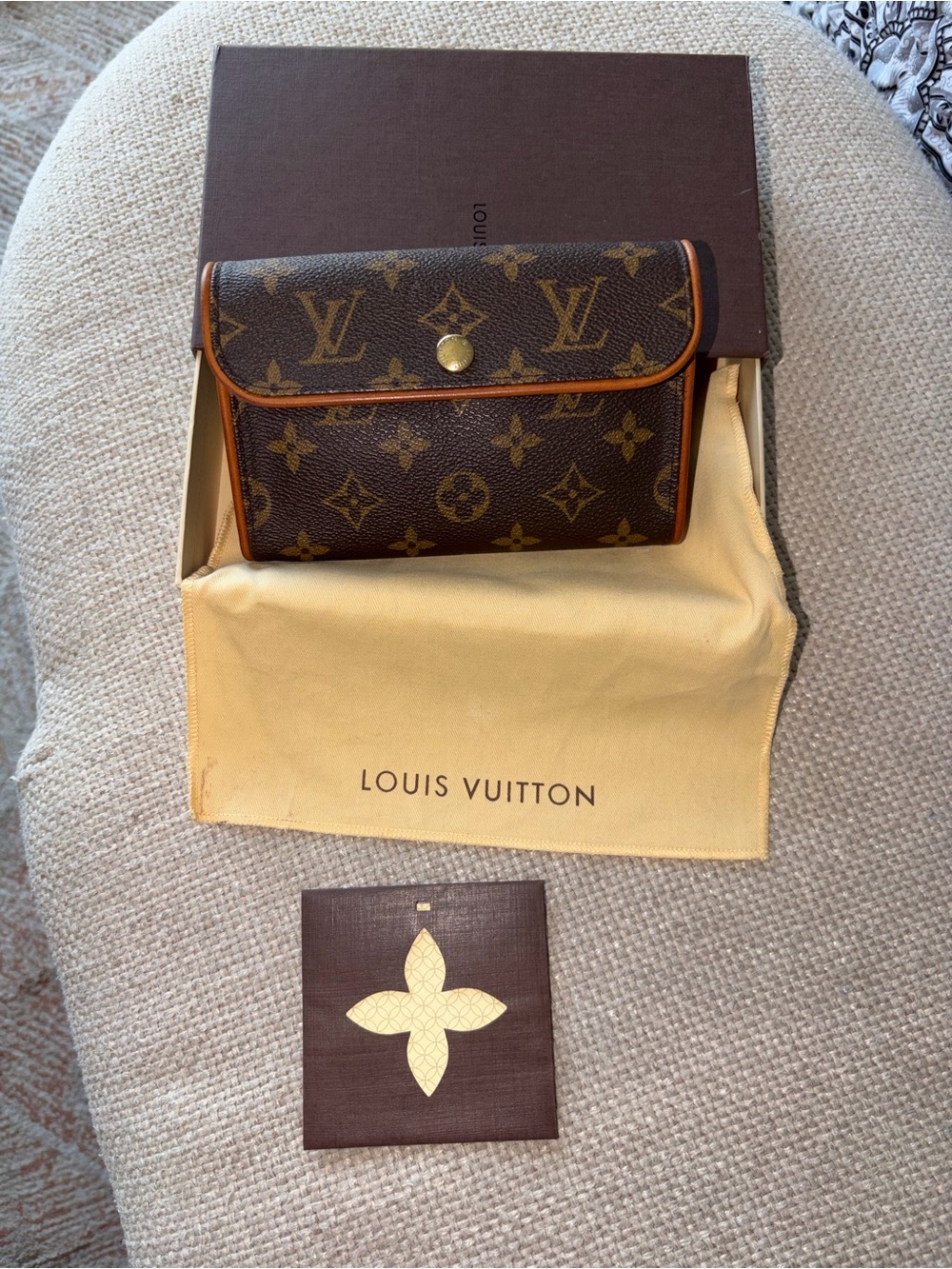 Louis Vuitton Pochette Florentine